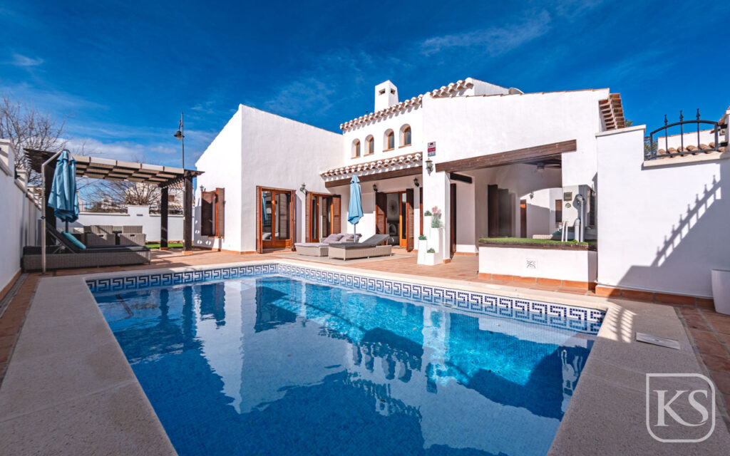 Villa Victoria - 4 bed 3 bath South- Facing Corner Plot Villa on El Valle Golf Resort