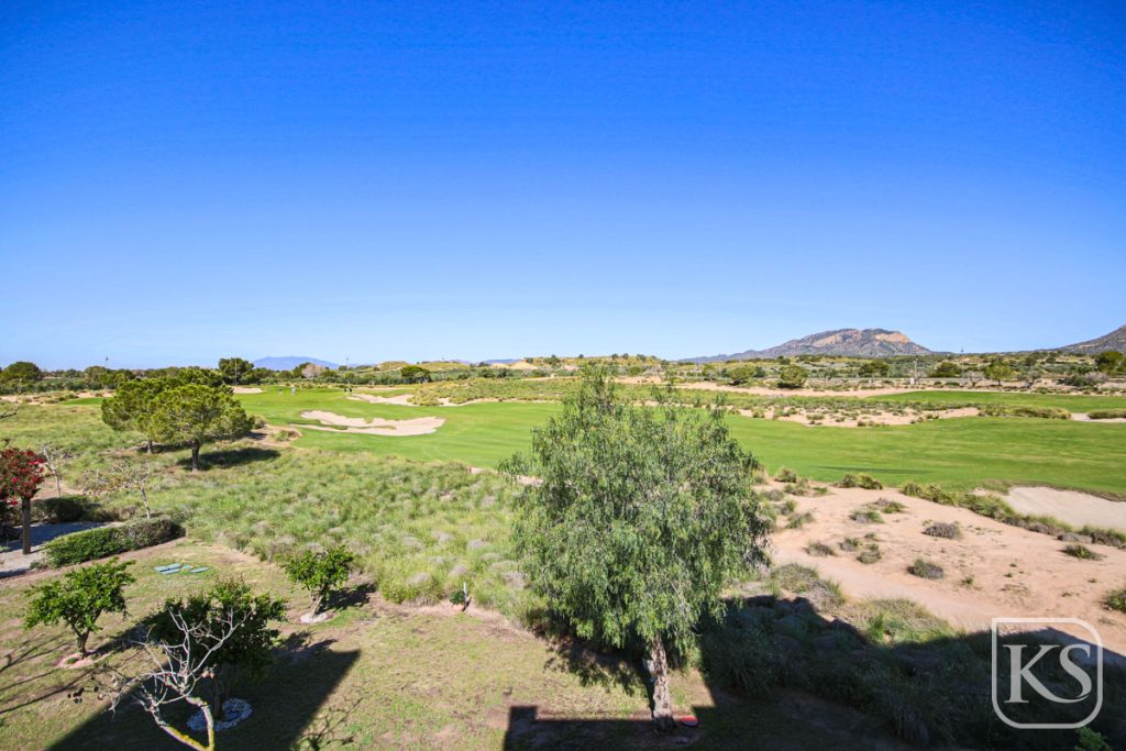 2 Bed 2 Bath Fully Reformed 2nd Floor Apartment on Hacienda Riquelme