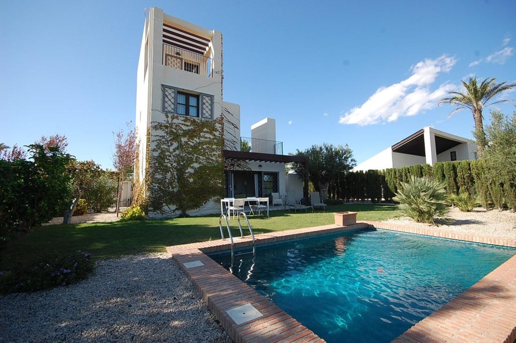 Villa Serrana - 4 Bed 2 Bath with Private Pool and Solarium on Peraleja Golf
