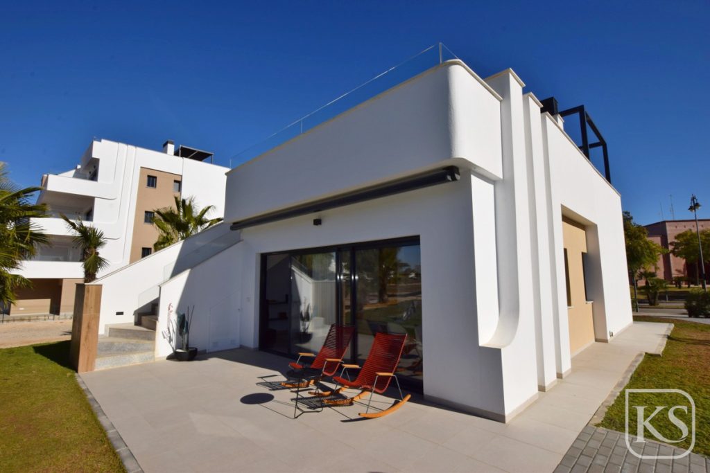 Casa Nostrum - Ground Floor 3 Bed 2 Bath with Private Garden on Condado de Alhama Golf Resort