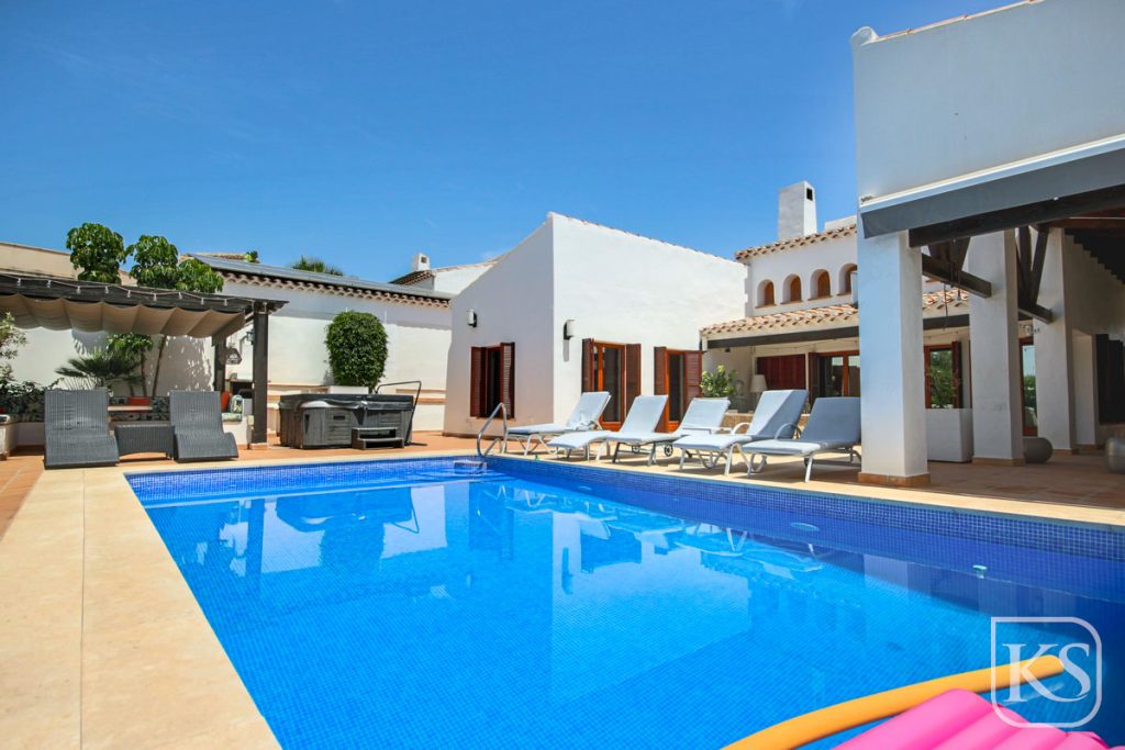 Villa Parador - Frontline Golf 4 Bed 4.5 Bath Algaba Villa on El Valle Golf Resort