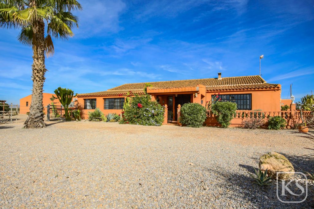 Casa Del Duende – Exceptional 6 Bed 6 Bath Finca with Pool and Annexes in Rural Murcia