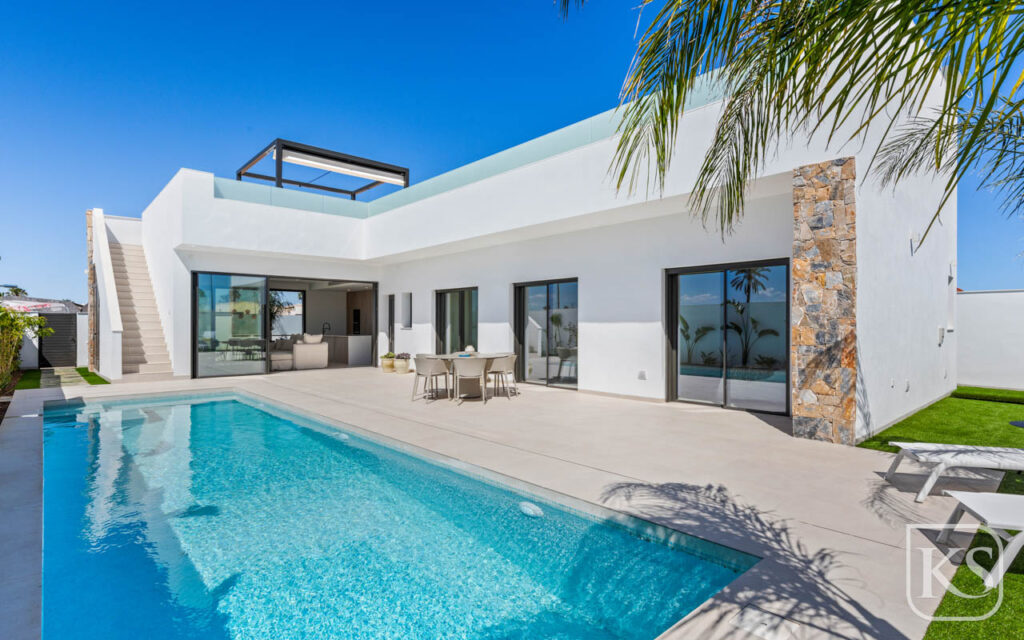 Villa Alejandra L - 3 Bed 3 Bath with Private Pool and Solarium in Los Alcázares