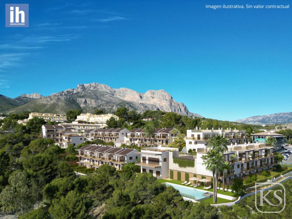 Nwcia Townhouse - 4 Bed 3 Bath with Solarium in Benidorm