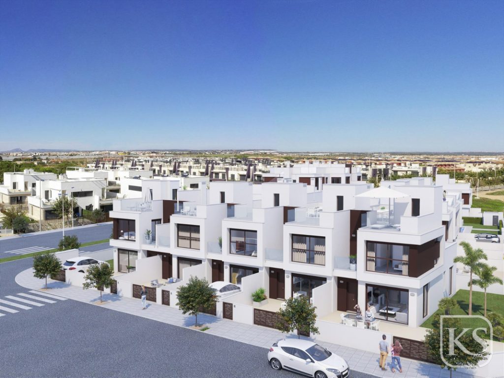 Casa Nova Townhouses - 3 Bed 2 Bath 200m from the Beach with Private Parking in Torre de la Horadada