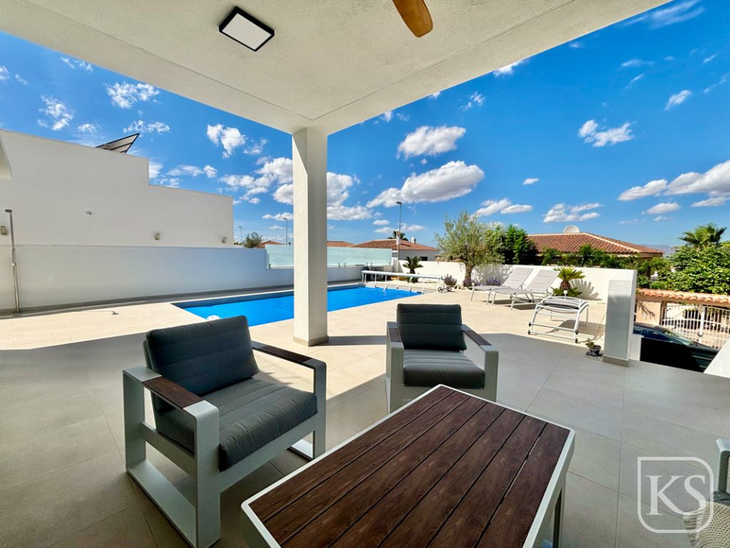 Villa Benijofar - 3 Bed 2 Bath Bungalow with Private Pool In Benijofar