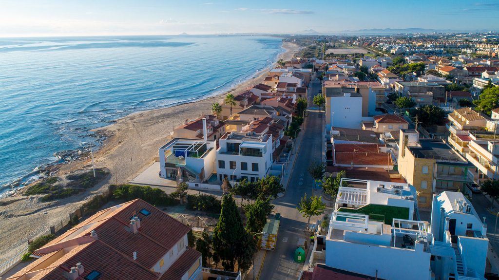 Townhouse Bella Salina - 3 Bed 2 Bath with Private Pool and Solarium 100m from the beach