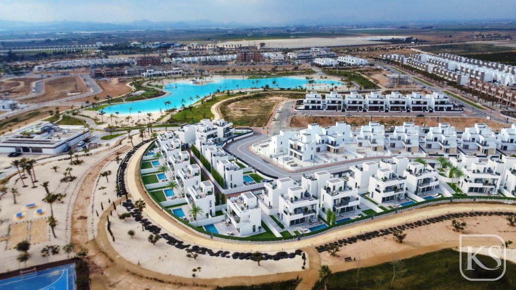 Villa Capri - 3 Bed 4 Bath with Underground and Solarium on Santa Rosalía Lake and Life Resort, Los Alcázares