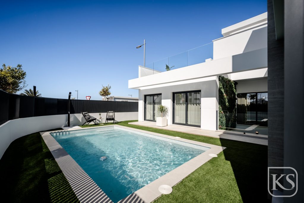 Villa Levansur - 3 Bed 3 Bath with Basement, Solarium and Private Pool in Santa Rosalía